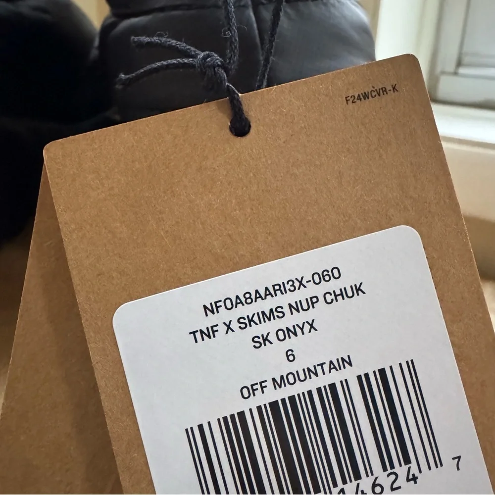 North Face x Skims Nuptse Traction Chukka Boots Onyx Black Men's 6 / Women's 8